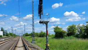 Neues Signal in Landsberg (Copyright:  DB InfraGO AG, Digitale Schiene Deutschland / H. Taschowsky)