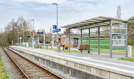 Symbolbild von einer Stichstrecke am Bahnhof Bad St. Peter Ording (Copyright: Deutsche Bahn AG / Richard Schött)