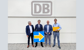 Projektteam der DB InfraGO AG (v. l. n. r.): Andreas Winter (Leiter Teilprojekt Südwest Korridor Rhine-Alpine mit POS Nord), Dr. Reiner Behnsch (Leiter ETCS und ATO GoA2), Ulrich Kohlenberger (Leiter vom Projekt Korridor Rhine-Alpine), Wilko Eisele (Leiter Inbetriebnahmesteuerung ETCS – Korridor Rhine-Alpine) (Copyright: DB InfraGO AG/Digitale Schiene Deutschland) Projektteam der DB InfraGO AG (v. l. n. r.): Andreas Winter (Leiter Teilprojekt Südwest Korridor Rhine-Alpine mit POS Nord), Dr. Reiner Behnsch (Leiter ETCS und ATO GoA2), Ulrich Kohlenberger (Leiter vom Projekt Korridor Rhine-Alpine), Wilko Eisele (Leiter Inbetriebnahmesteuerung ETCS – Korridor Rhine-Alpine) (Copyright: DB InfraGO AG/Digitale Schiene Deutschland)