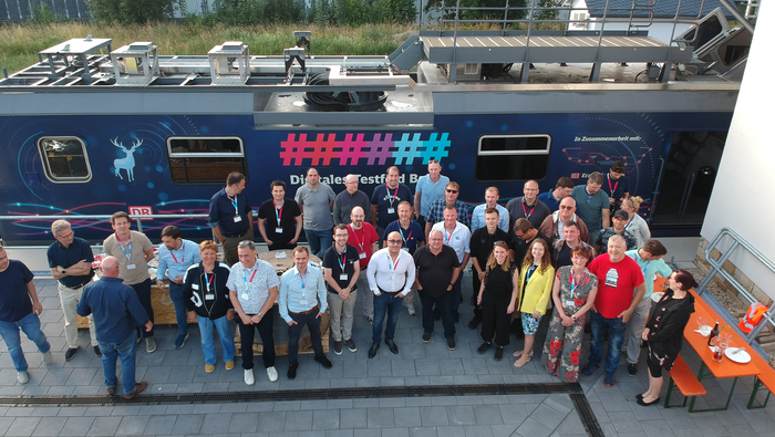 Bei der Testfahrt im Juli 2025 waren die Mitarbeitenden von DB InfraGO sowie Projektbeteiligte und Stakeholder anwesend. | © DB InfraGO AG, Digitale Schiene Deutschland
