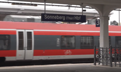 SLP Lichtnfels-Coburg-Sonneberg: Einfahrt eines Zuges in den Hauptbahnhof Sonneberg (Thür) Das Bild zeigt die Einfahrt eines Zuges in den Hauptbahnhof Sonneberg (Thüringen).