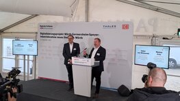 Markus Fritz (GTS Deutschland GmbH/Thales) and Gabor von Wilmowski (DB InfraGO AG) at the IBN event in Wörth-Germersheim-Speyer (Copyright: DB InfraGO AG)