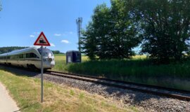 Testzug Advanced TrainLab auf der Testrecke im "Digitalen Testfeld Bahn" im Erzgebirge
