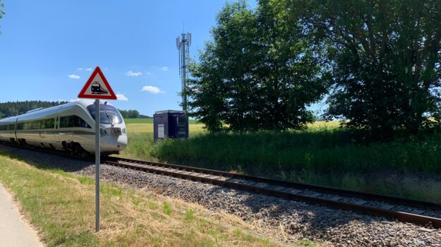Testzug Advanced TrainLab auf der Testrecke im "Digitalen Testfeld Bahn" im Erzgebirge