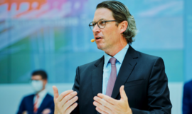 Bundesverkehrsminister Andreas Scheuer Bundesverkehrsminister Andreas Scheuer hält eine Rede